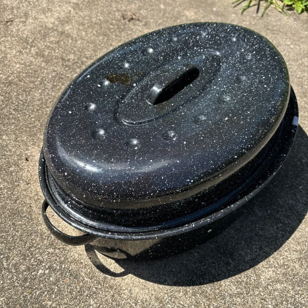 Vintage Black Speckled Enamelware Oval Roasting Pan with Lid 15 Inch Roaster